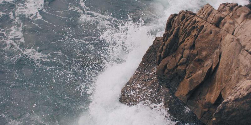 网络性能管理新范式：利用AIOps实现端到端故障预测与根因分析 | CCSUN007资源分享