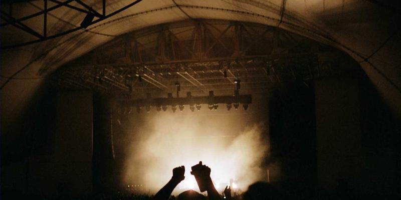 软件工具如何赋能现代网络技术？技术博客深度解析